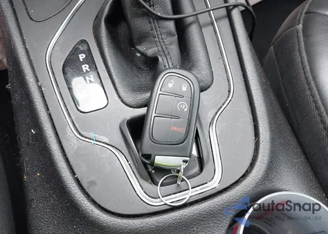 2020 Jeep Cherokee Latitude Plus 4X4 z USA, uszkodzony, nr VIN 1C4PJMLB9LD539679